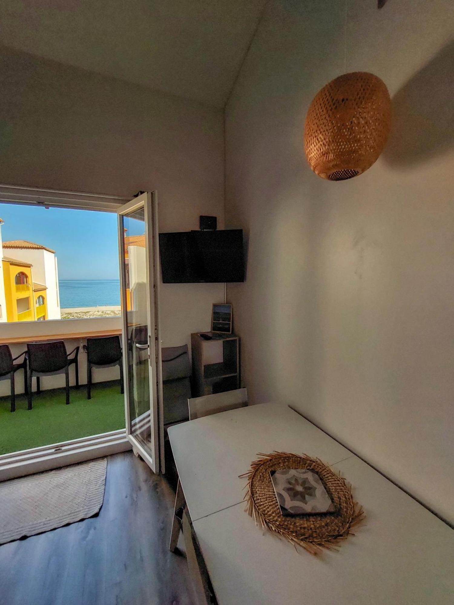 Appart Mezzanine Vue Mer Et Plage, Parking Wifi Tv 르발카레스 외부 사진