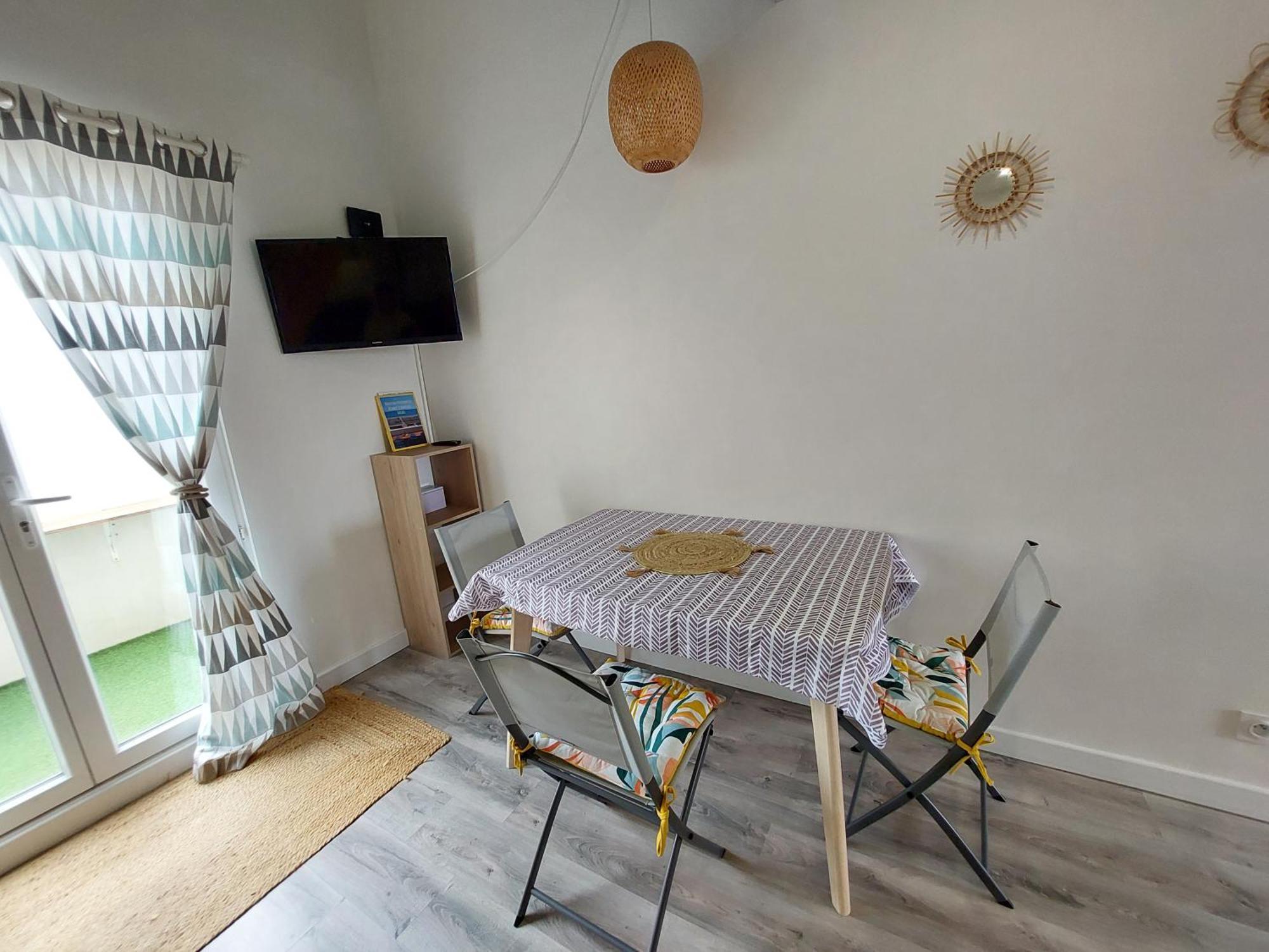 Appart Mezzanine Vue Mer Et Plage, Parking Wifi Tv 르발카레스 외부 사진